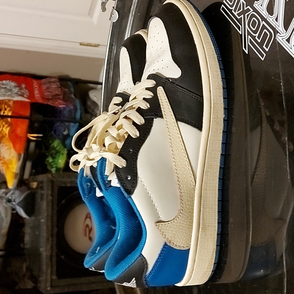 Air Jordan 1 Low Travis Scott